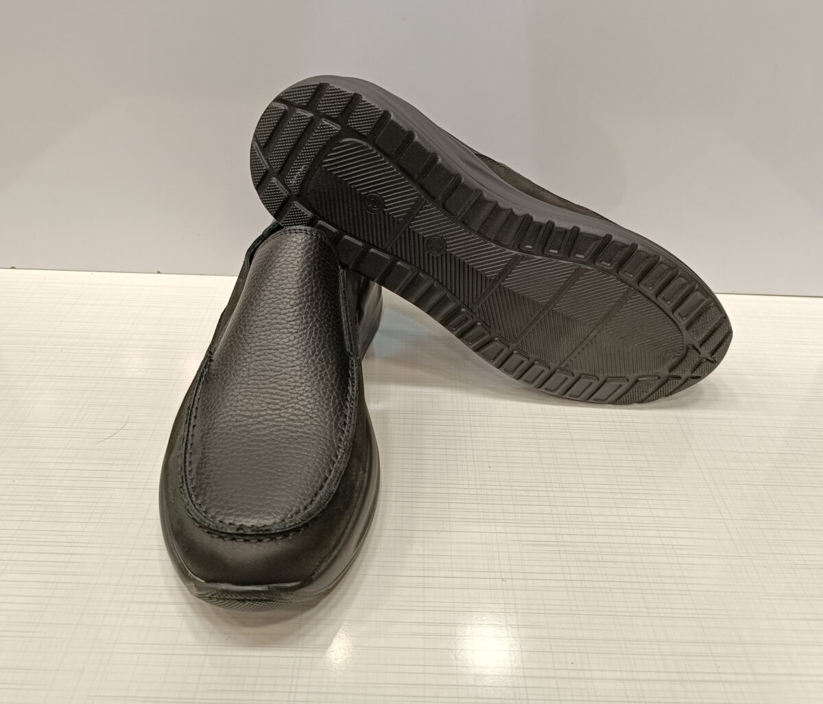 کفش راحتی چرم مدل اسنیچر 2 مشکی