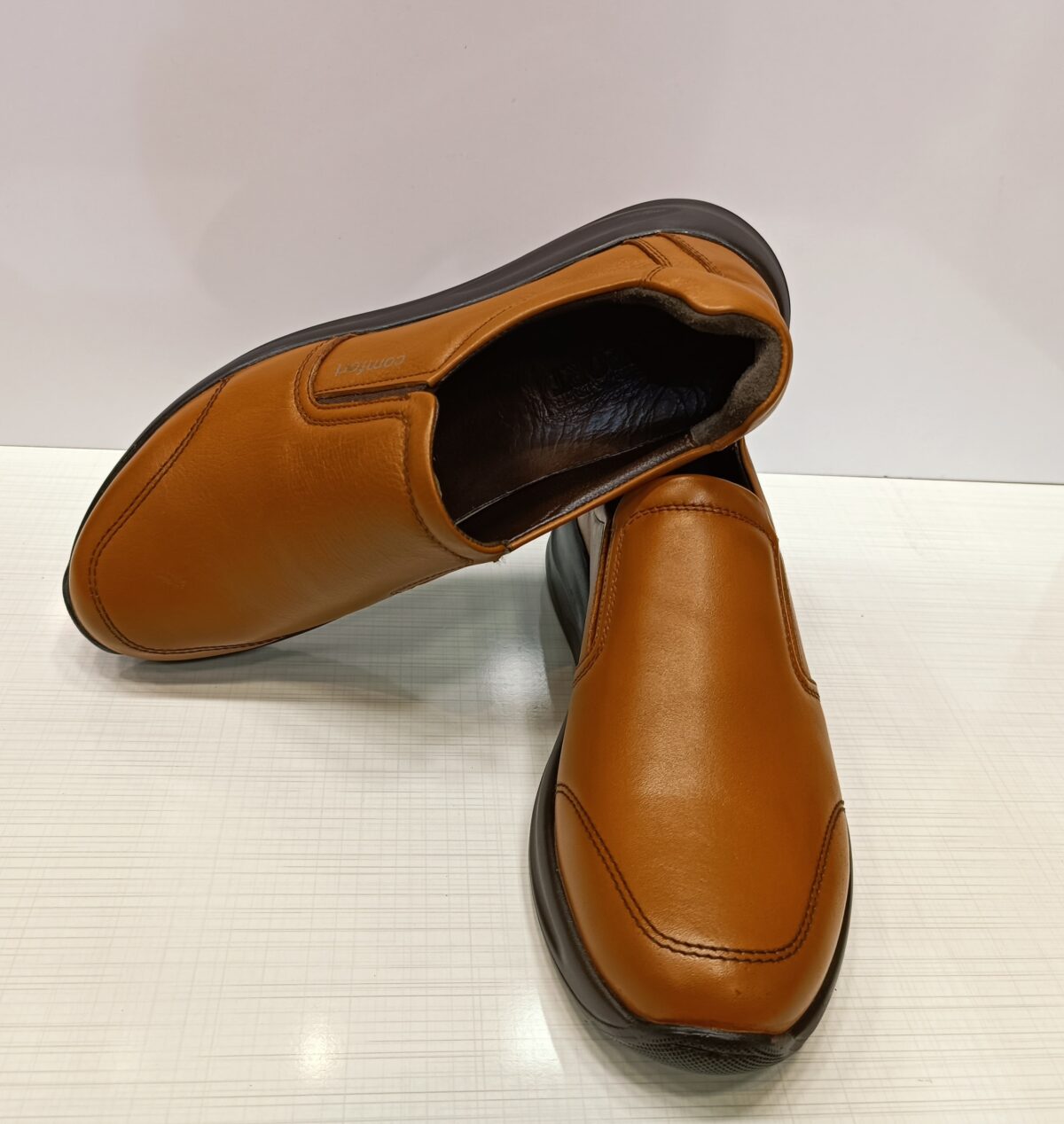 کفش راحتی چرم مدل اسنیچر 1 عسلی