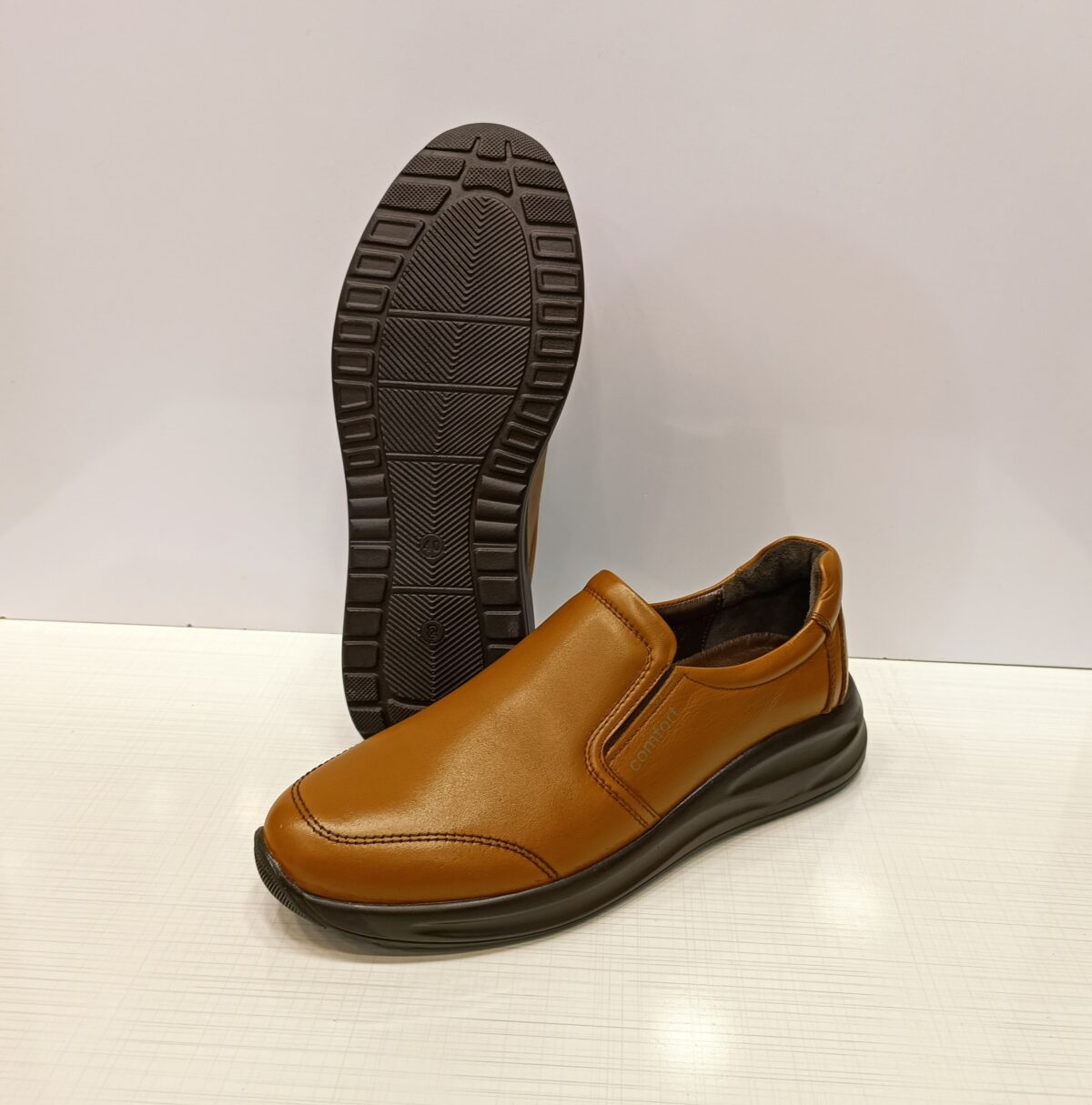 کفش راحتی چرم مدل اسنیچر 1 عسلی